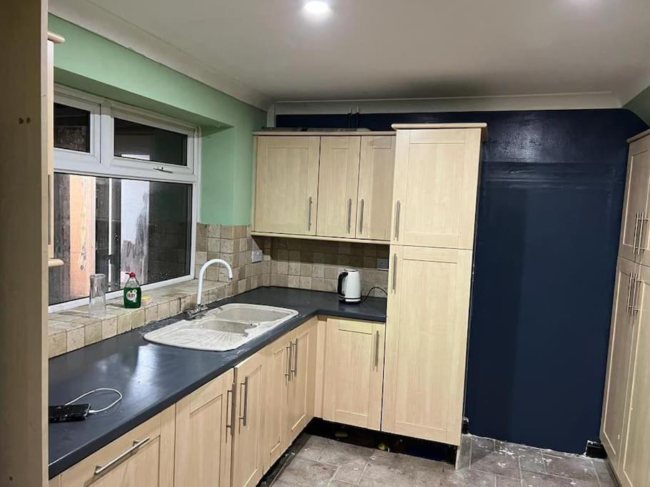 Cheerful 3 Bed House With Free Parking. Villa Nottingham Eksteriør billede