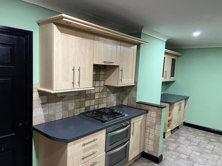 Cheerful 3 Bed House With Free Parking. Villa Nottingham Eksteriør billede