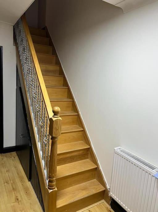 Cheerful 3 Bed House With Free Parking. Villa Nottingham Eksteriør billede